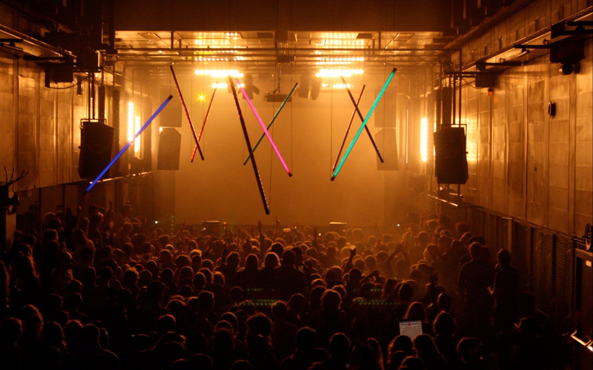 Amsterdam Nightlife Ticket with Entry to Clubs & Free Drinks