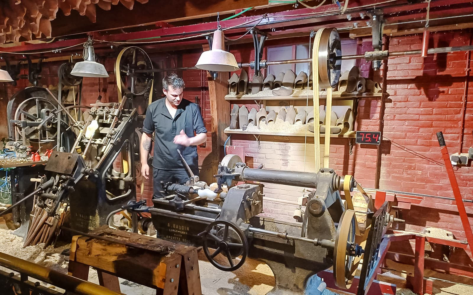 From Amsterdam: Zaanse Schans & Cheese Tasting Self-Guided Tour tickets in Amsterdam - Features | TickYourList