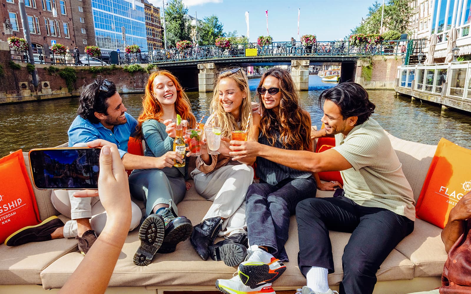 Amsterdam: Luxury Canal Cruise with Unlimited Drinks