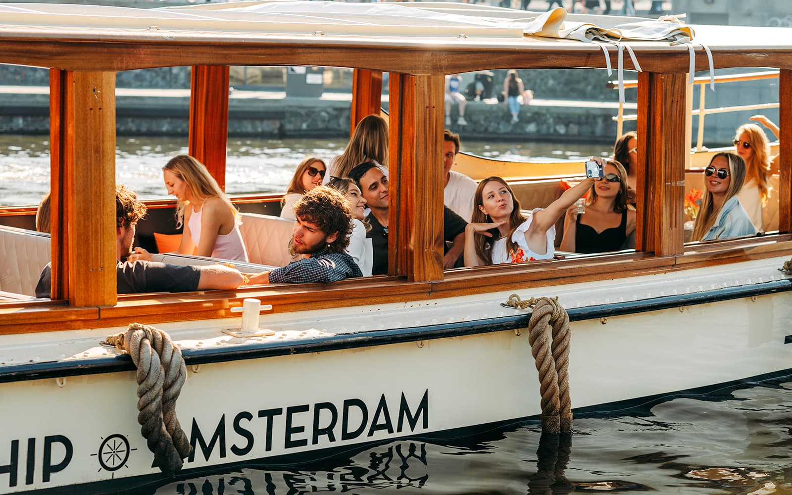 Amsterdam: Luxury Classic Cruise with Unlimited Cheese & Wine tickets in Amsterdam - Highlights | TickYourList