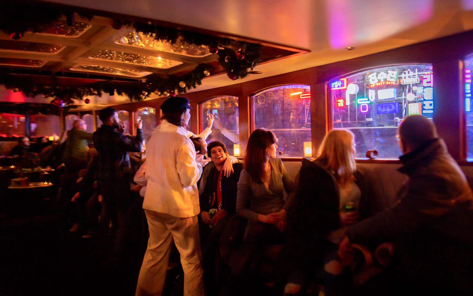 Amsterdam Light Festival: 75-min Luxury Cruise with Optional Unlimited Drinks & Snacks tickets in Amsterdam - Features | TickYourList