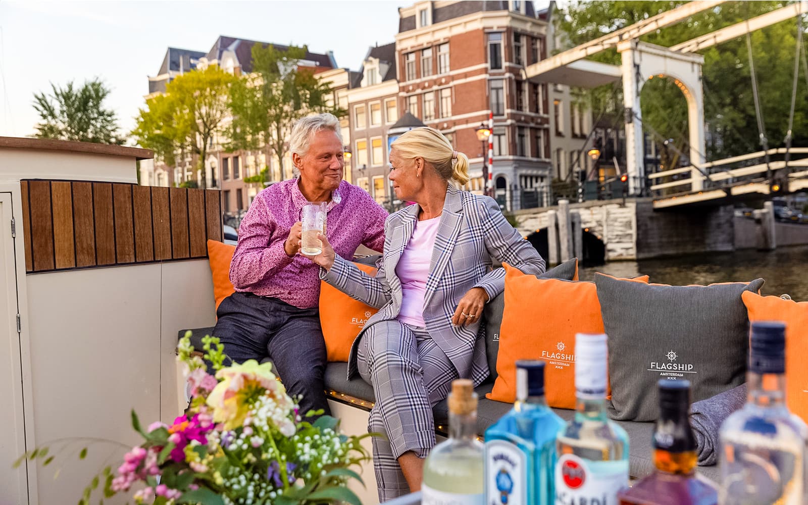 Amsterdam: Luxury Evening Canal Cruise with Bar on Board tickets in Amsterdam - Activities | TickYourList