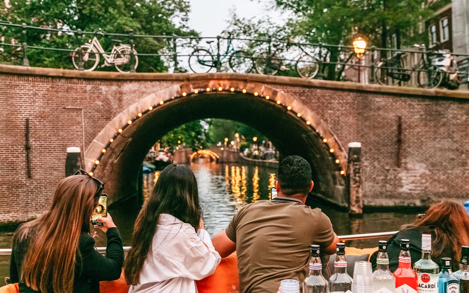 Amsterdam: Luxury Evening Canal Cruise with Bar on Board tickets in Amsterdam - Highlights | TickYourList
