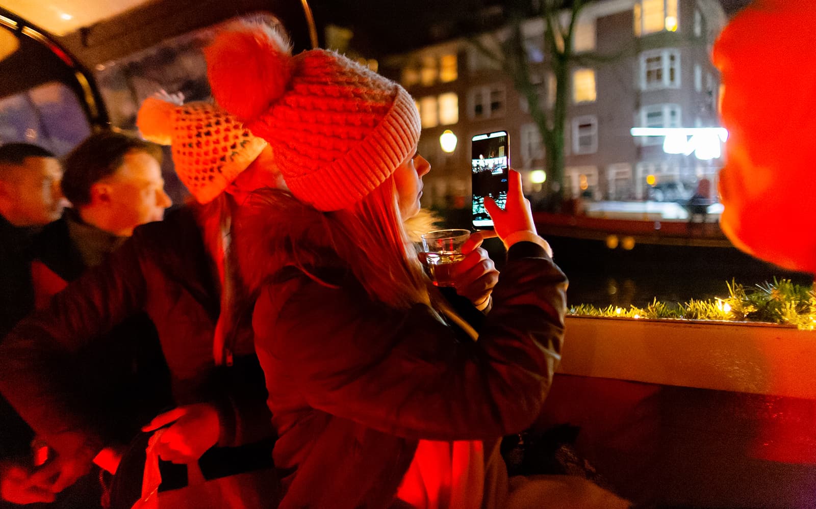 Amsterdam: Luxury Evening Canal Cruise with Bar on Board tickets in Amsterdam - Features | TickYourList