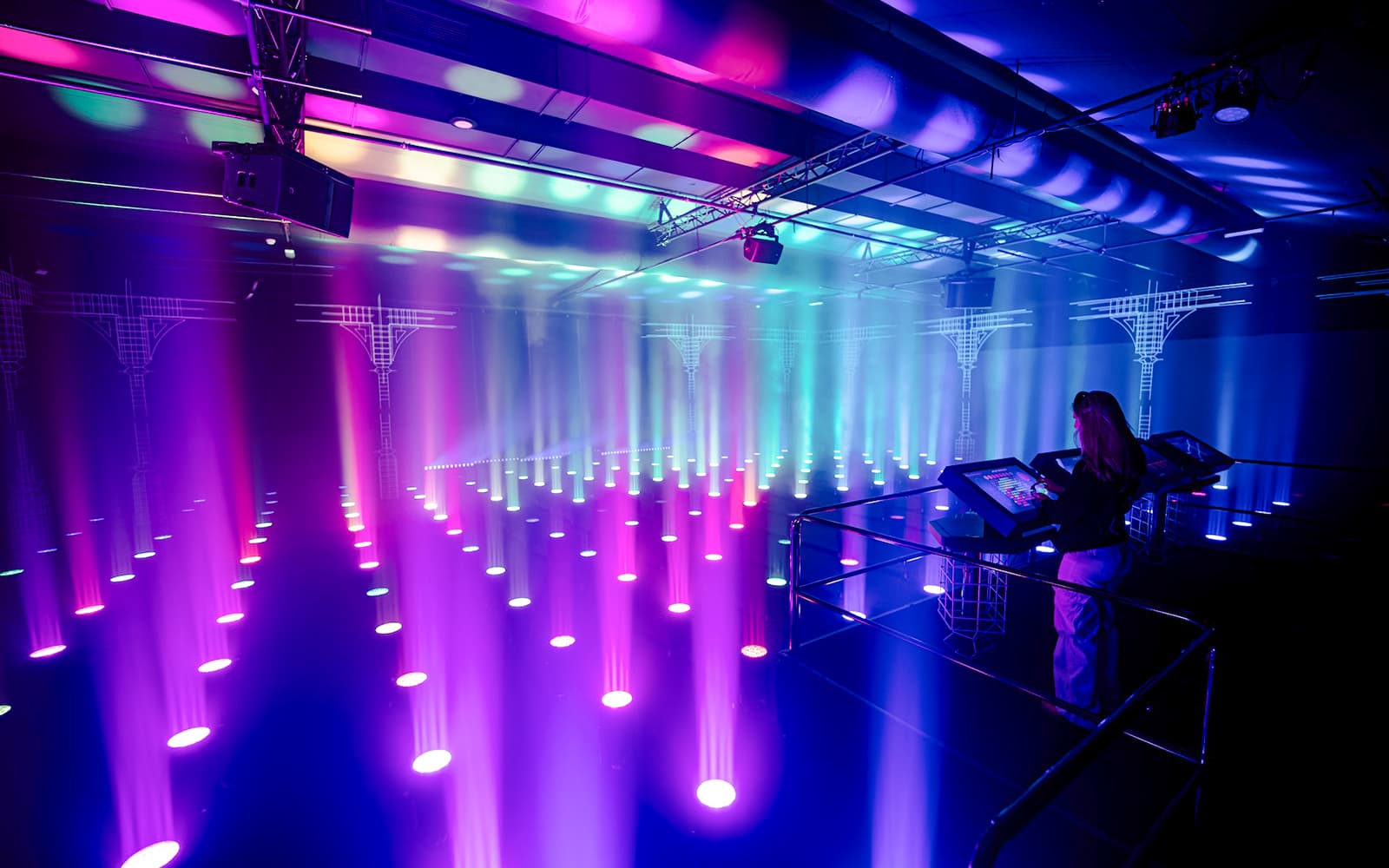 AMAZE Amsterdam Tickets: Immersive Audiovisual Experience in Amsterdam - Features | TickYourList