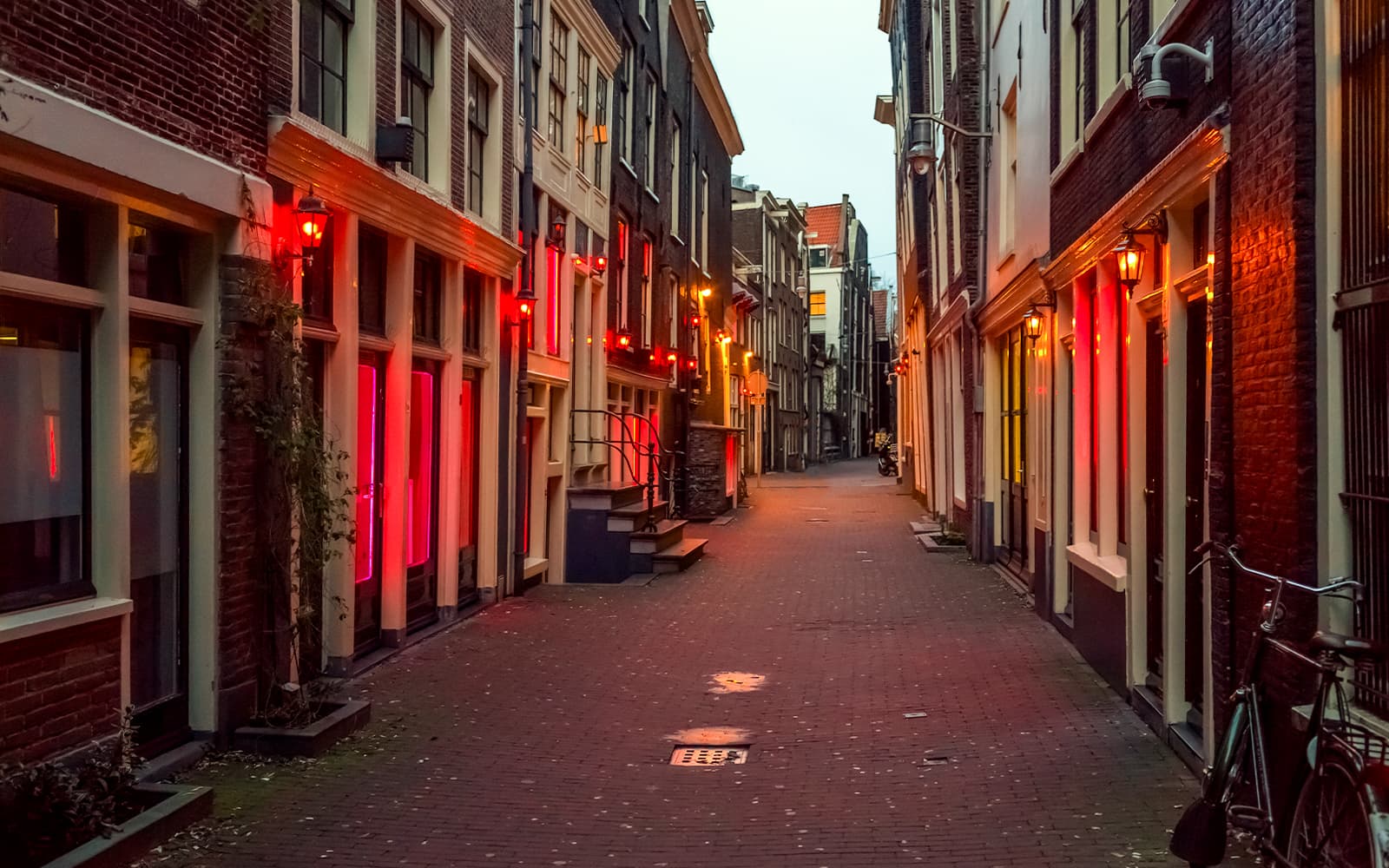 Amsterdam: Red Light District Guided Walking Tour tickets in Amsterdam - Attractions | TickYourList