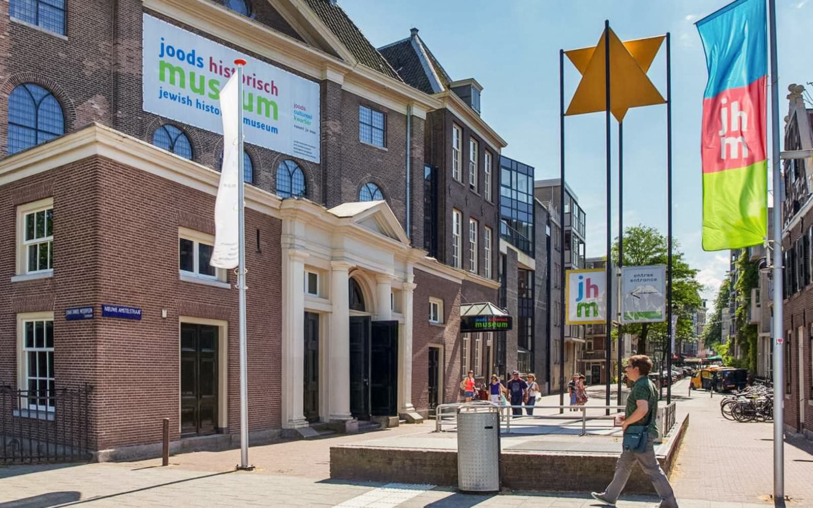 Anne Frank Walking Tour with Jewish Quarter, Synagogue & Museums Visit