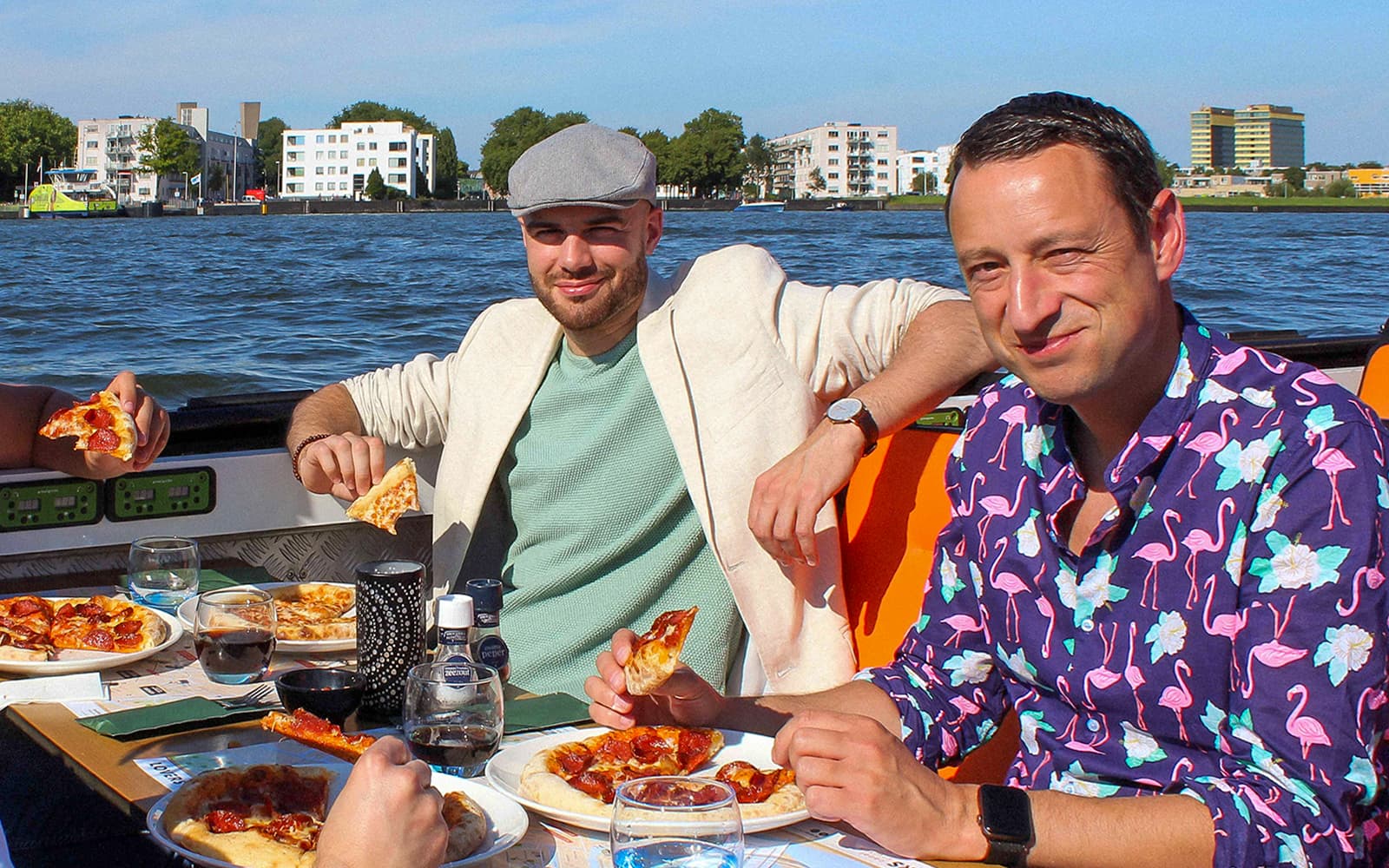 Amsterdam: Evening Cruise with Pizza or Burger and Drinks tickets in Amsterdam - Activities | TickYourList
