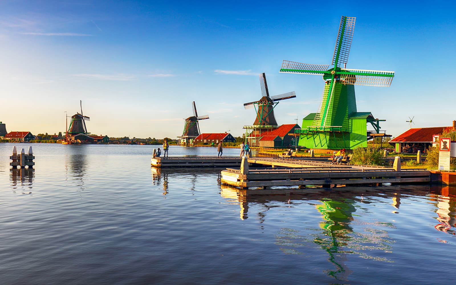From Amsterdam: Giethoorn and Zaanse Schans Windmills Day Trip
