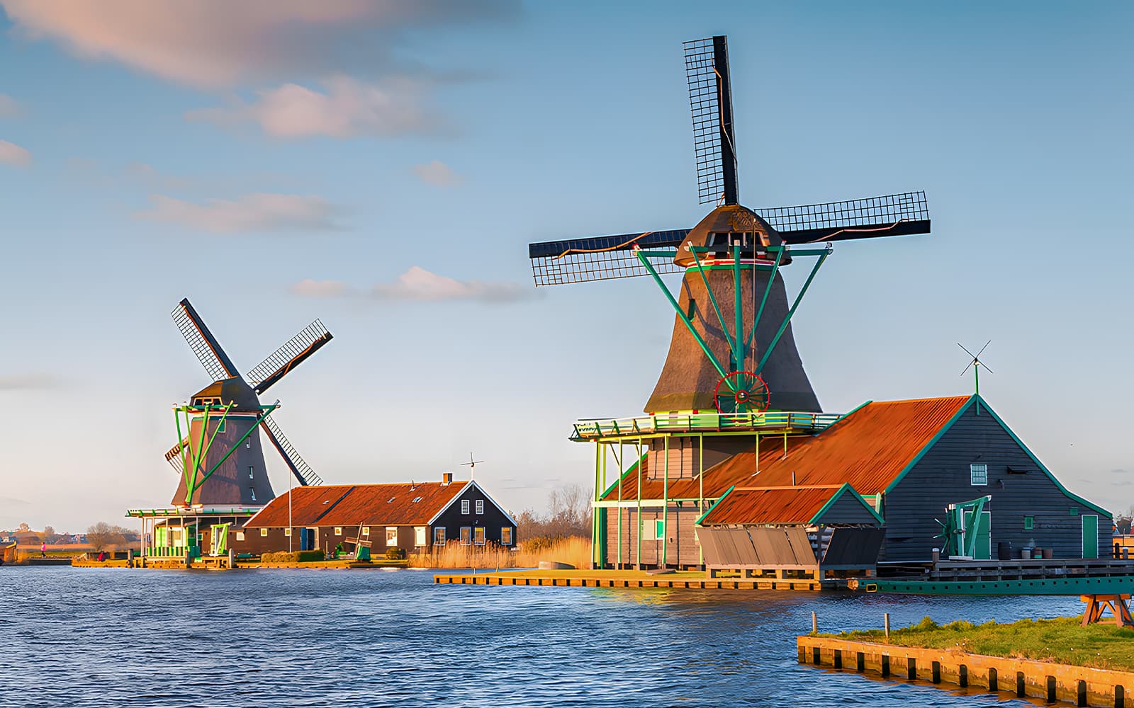 From Amsterdam: Zaanse Schans, Volendam, and Marken Guided Tour