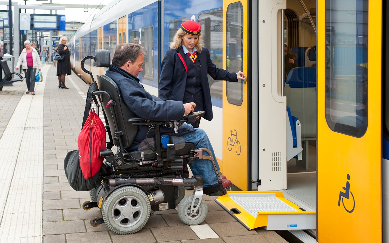 Combo (Save 5%): Amsterdam GVB Public Transport Pass + Schiphol Airport to/from Amsterdam Central One-Way Transfers tickets in Amsterdam - Features | TickYourList