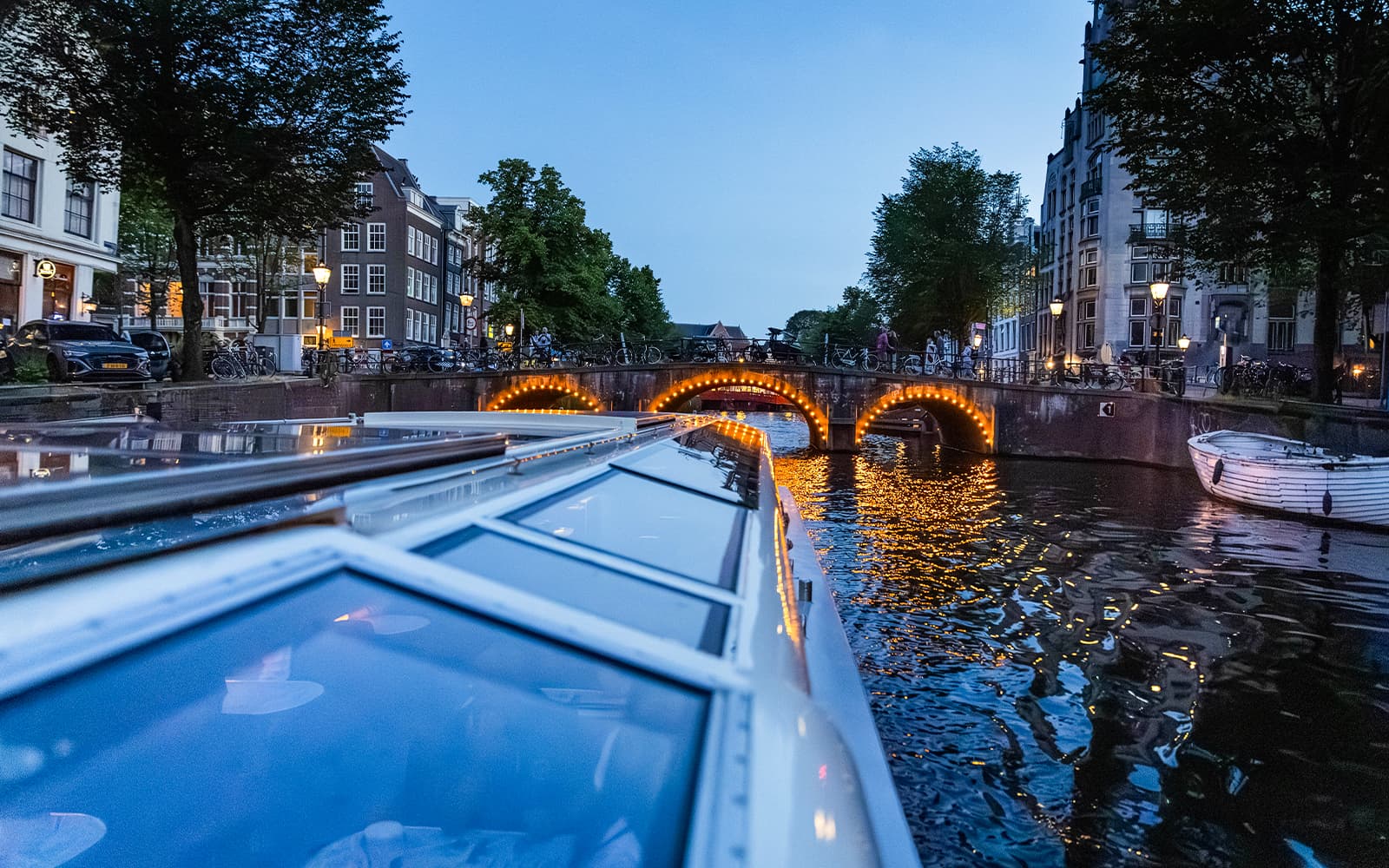 Amsterdam: Valentine’s Evening Cruise by Blue Boat tickets in Amsterdam - Activities | TickYourList