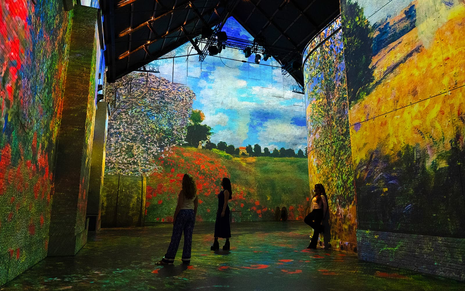 Fabrique des Lumières Tickets: Monet, Master of Impressionism Exhibition in Amsterdam - Features | TickYourList