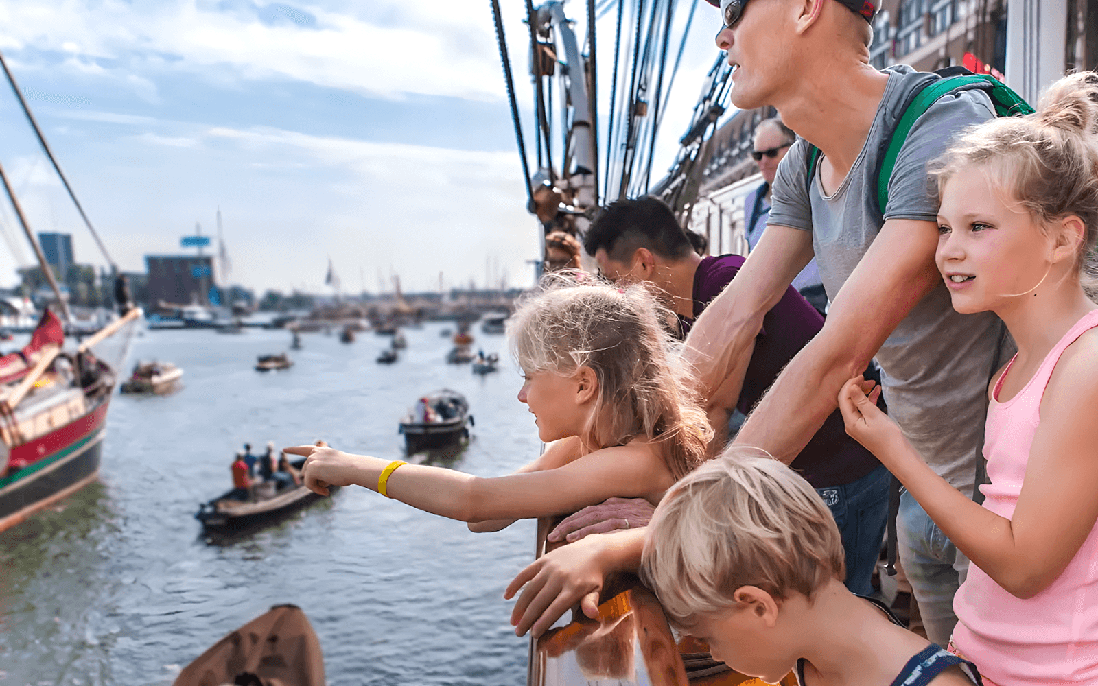 100-Min SAIL Amsterdam Cruise with Open Bar tickets in Amsterdam - Features | TickYourList