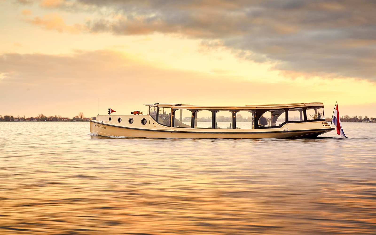 Amsterdam: Historic Luxury VR Boat Tour tickets in Amsterdam - Attractions | TickYourList