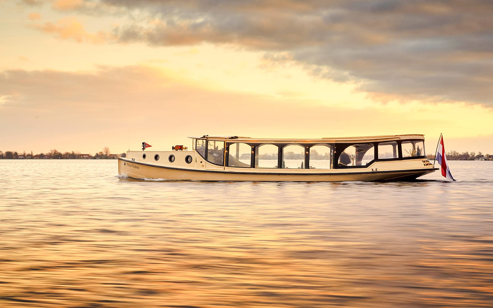 Amsterdam: Historic Luxury VR Boat Tour tickets in Amsterdam - Attractions | TickYourList