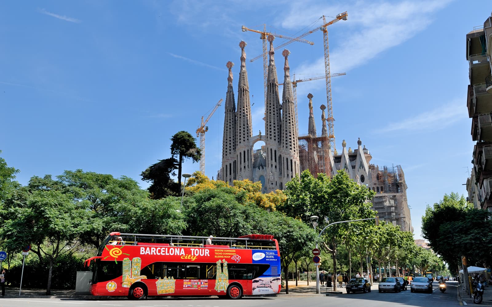 Barcelona IVenture Card: Top Attractions Pass tickets in Barcelona - Features | TickYourList