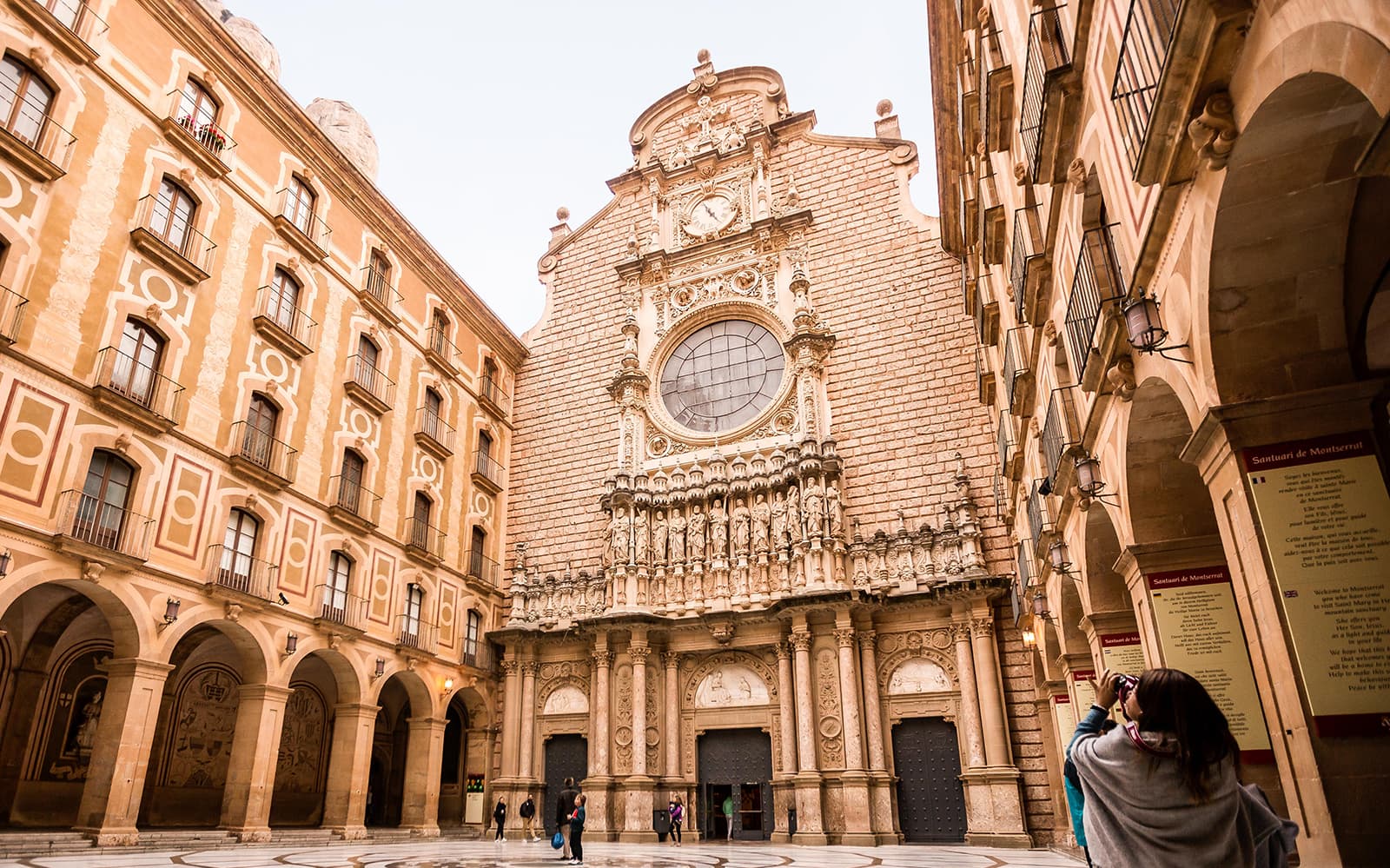Montserrat Walking Tour with Tapas & Wine