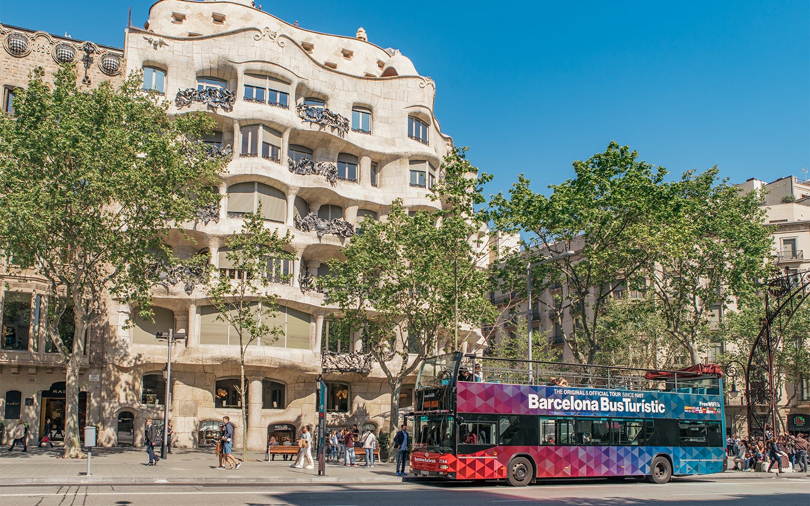 Barcelona Bus Turistic: Hop-On-Hop-Off Bus Tour tickets in Barcelona - Highlights | TickYourList