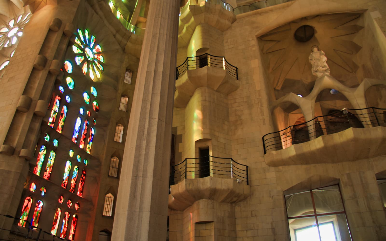 Skip-the-Line Guided Tour of Sagrada Familia with Round-Trip Transfers tickets in Barcelona - Full Experience | TickYourList