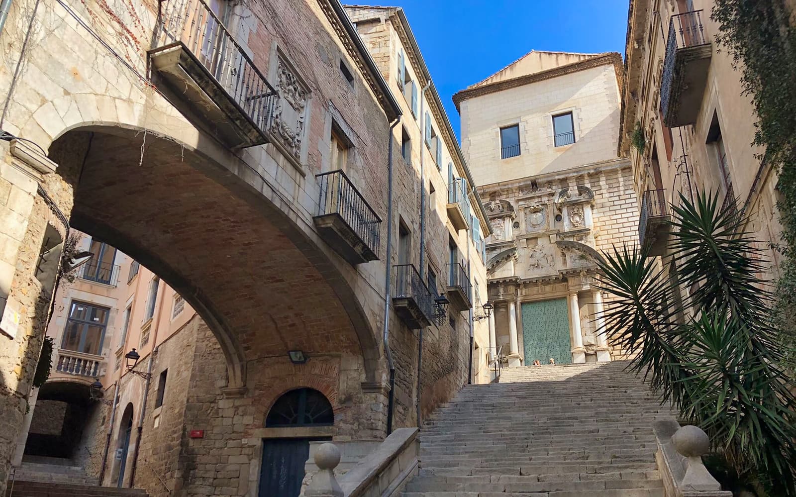 Tour of Medieval Girona tickets in Barcelona - Full Experience | TickYourList