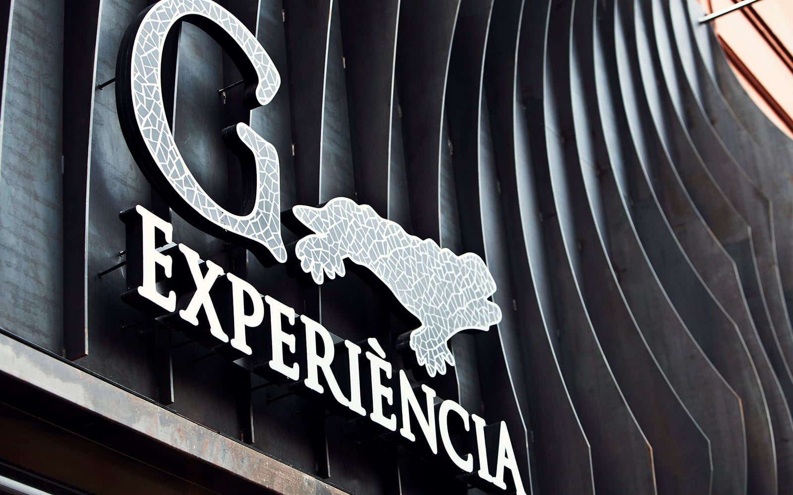 listing card gallery - Image 1 of 5