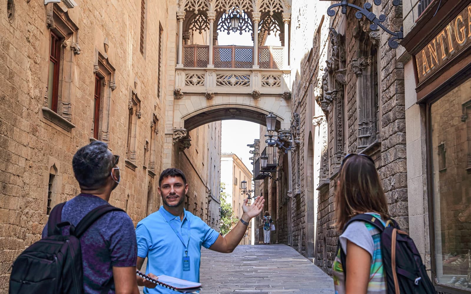 Barcelona Gothic Quarter Korean/Japanese/Chinese-Guided Tour with Flamenco Show