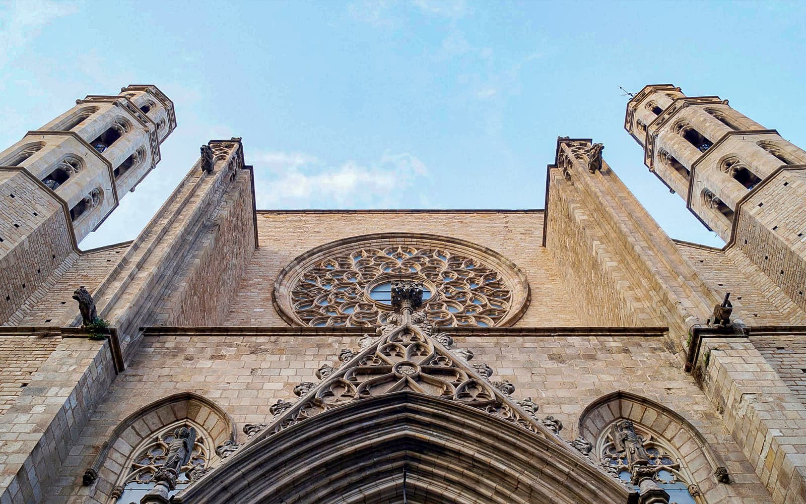 Skip-the-Line Guided Tour of Santa Maria del Mar Interior tickets in Barcelona - Features | TickYourList