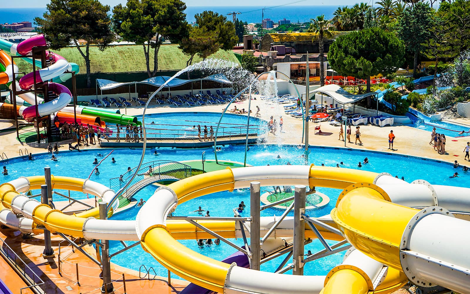 Combo: Illa Fantasia Water Park + Barcelona Aquarium Tickets in Barcelona - Features | TickYourList