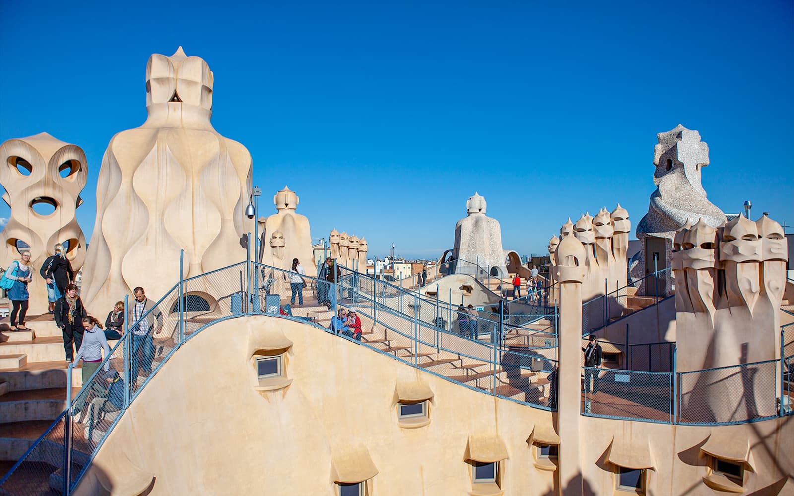 Turbopass Barcelona City Card: 25+ Attractions & Public Transport tickets in Barcelona - Highlights | TickYourList