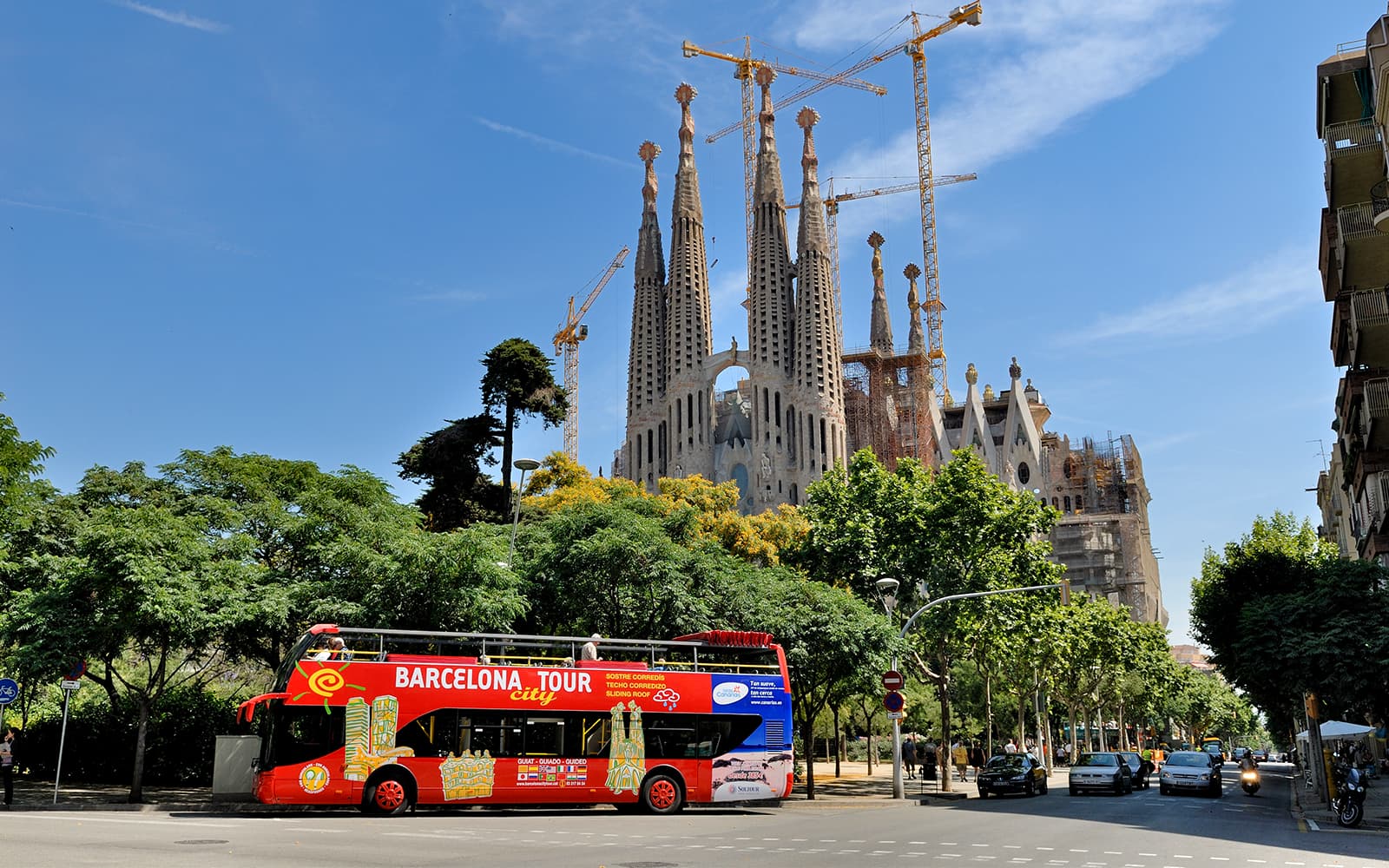 Combo (Save 4%): Sagrada Familia Guided Tour + Barcelona Hop-On Hop-Off Bus Tour tickets in Barcelona - Activities | TickYourList