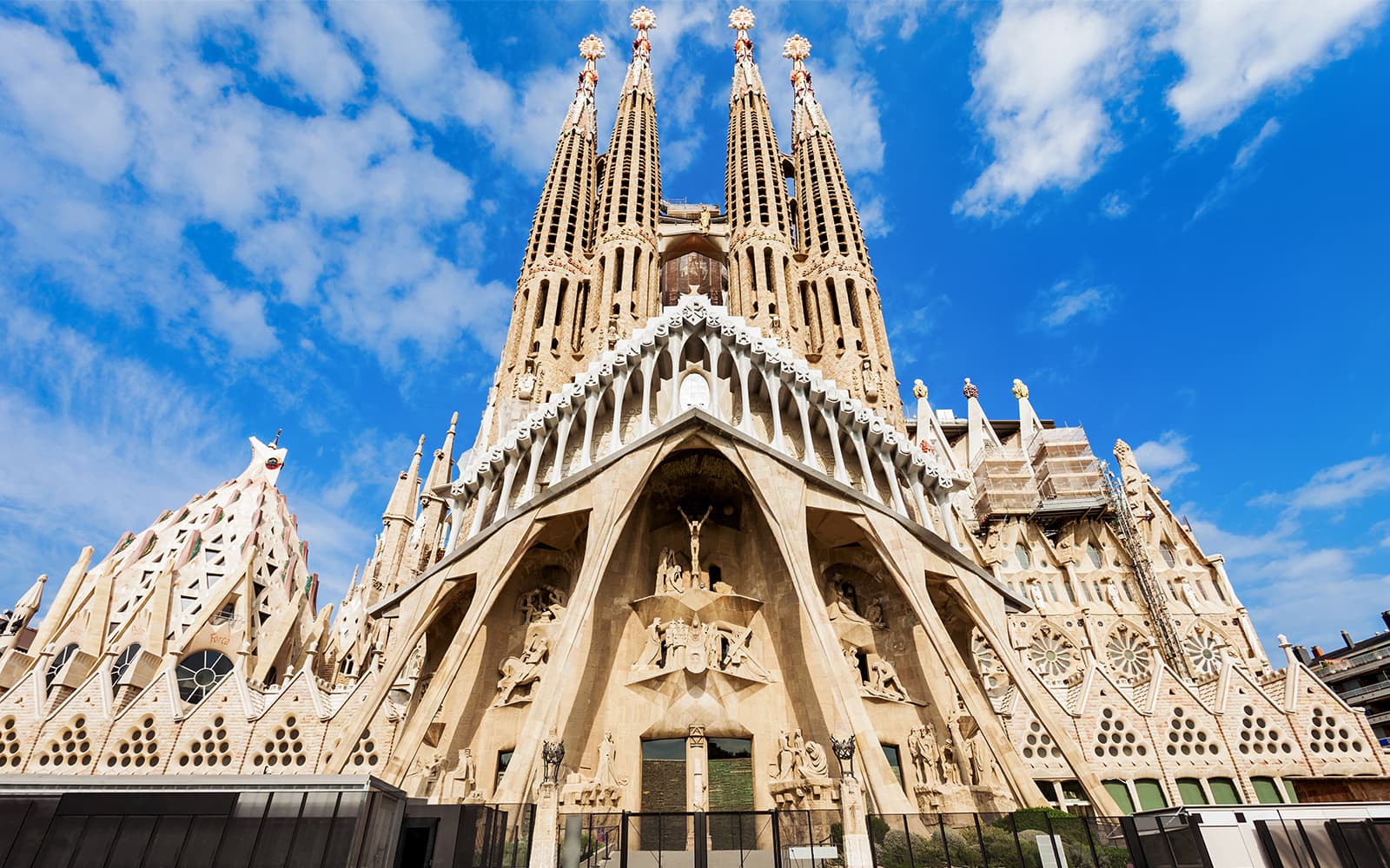 Combo: Sagrada Familia & Park Güell Tickets + Barcelona Hop-On Hop-Off Bus Tour experience in Barcelona | TickYourList