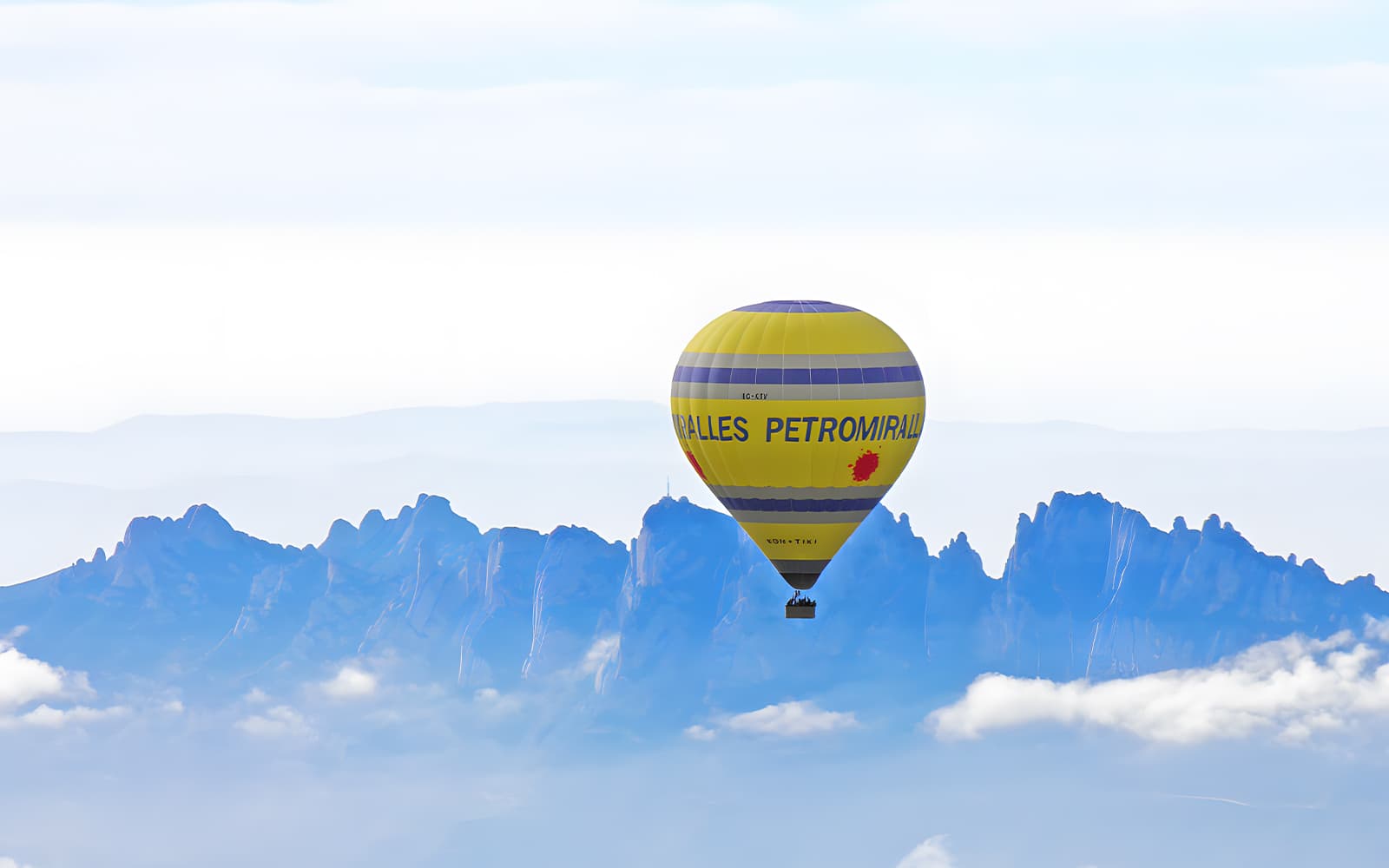 From Barcelona: Montserrat Day Trip & Hot Air Balloon Ride