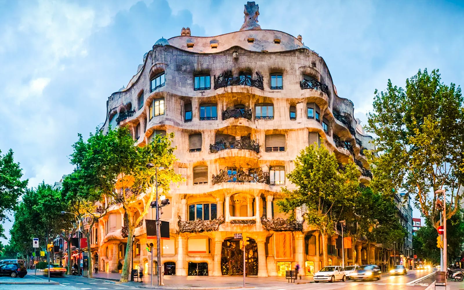 Barcelona Night Bus Tour tickets in Barcelona - Highlights | TickYourList