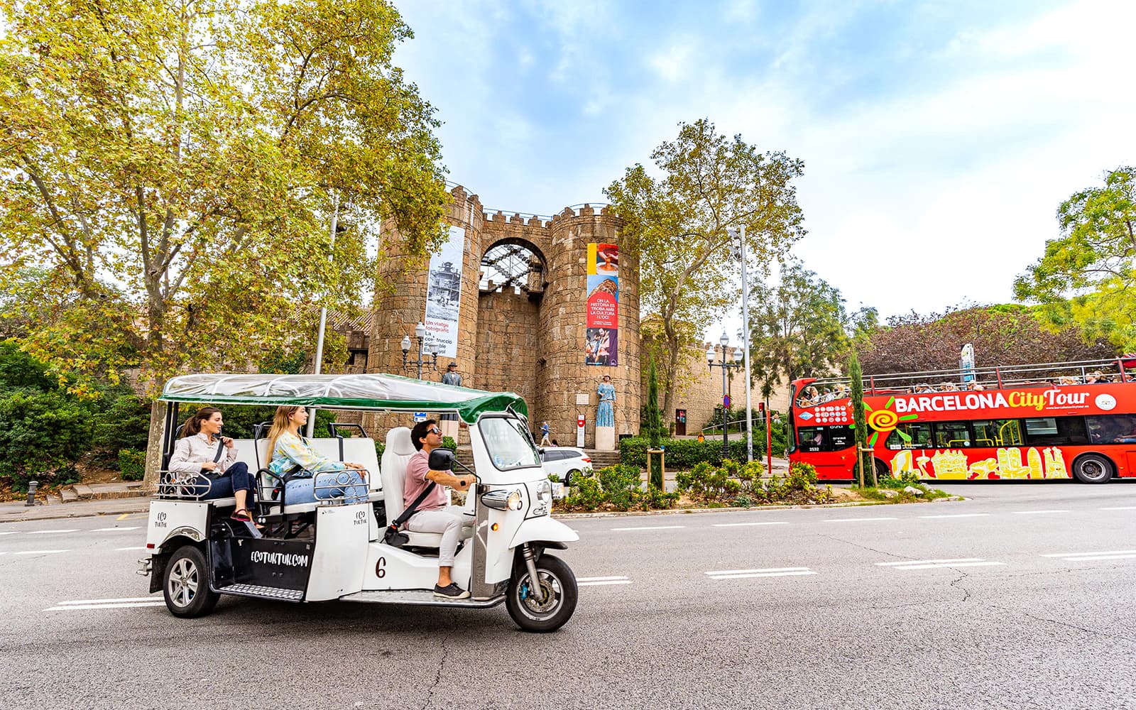 Barcelona Tuk Tuk City Tour