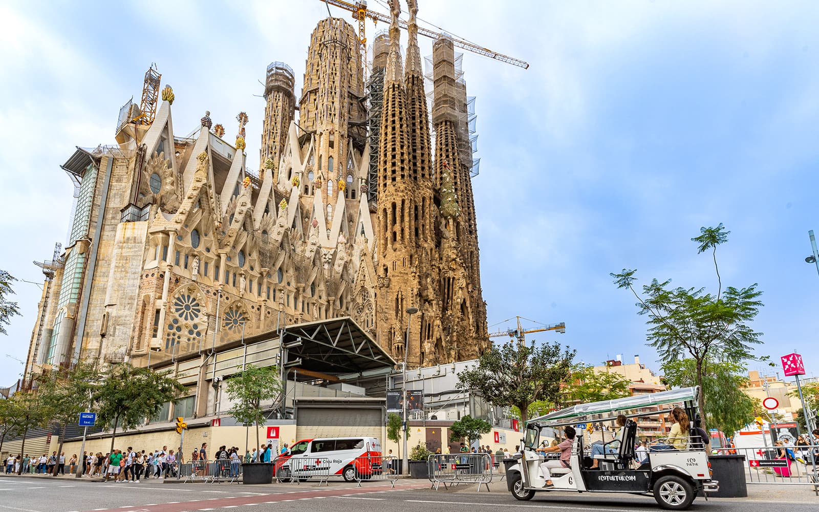 Barcelona Tuk Tuk City Tour tickets in Barcelona - Activities | TickYourList