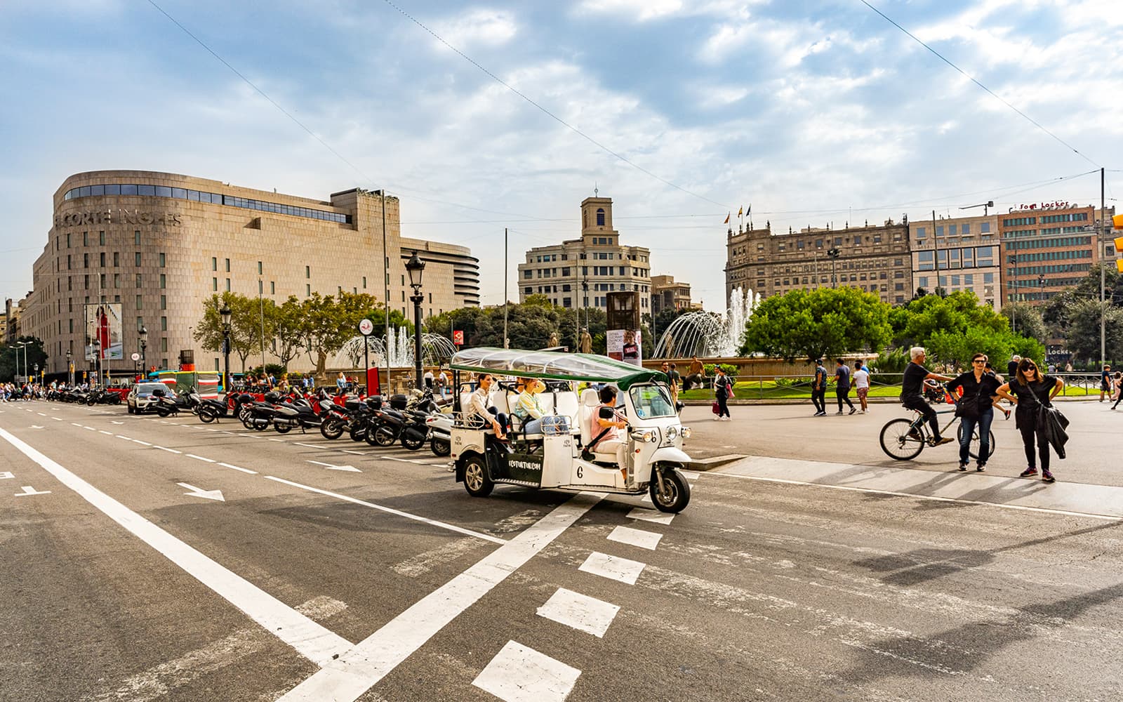Barcelona Tuk Tuk City Tour tickets in Barcelona - Highlights | TickYourList
