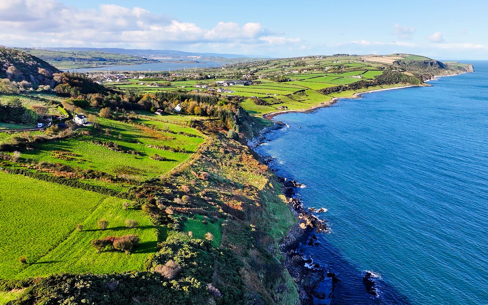 From Dublin: Giants Causeway, Dunluce Castle, Dark Hedges and Belfast tickets in Belfast - Features | TickYourList