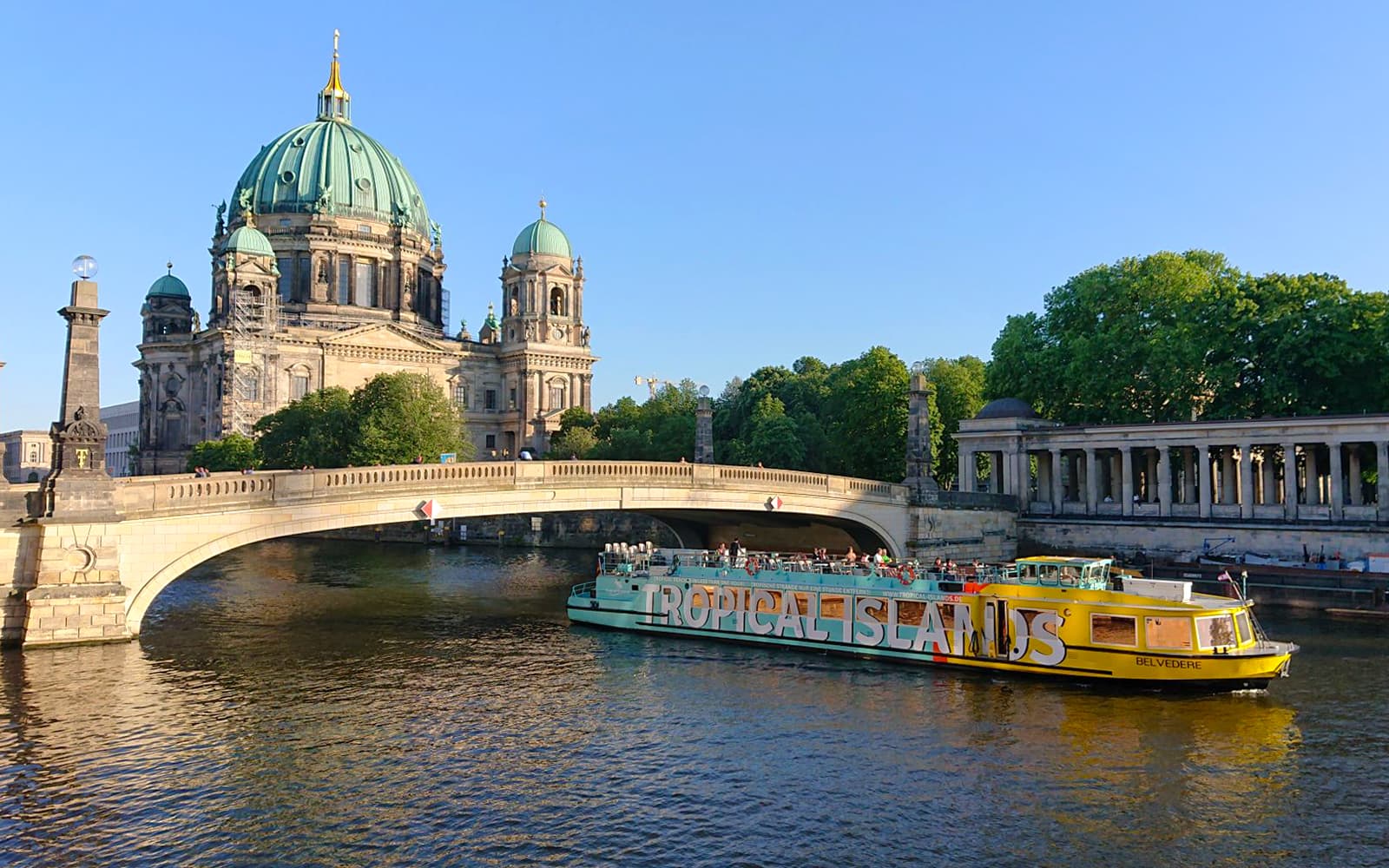2.5-Hour East-Side-Tour Sightseeing Cruise in East Berlin tickets in Berlin - Attractions | TickYourList