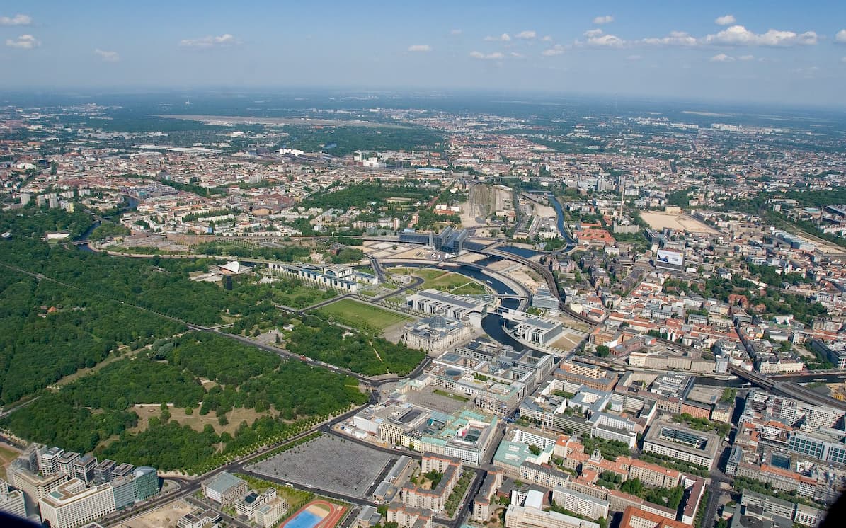 Berlin Skyline Sightseeing Flight Tickets in Berlin - Features | TickYourList