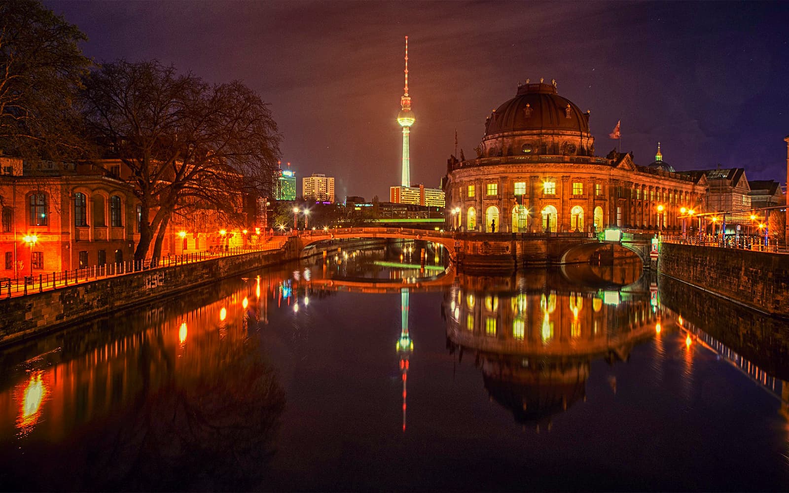 Romantic Moonlight Cruise in Berlin tickets in Berlin - Full Experience | TickYourList