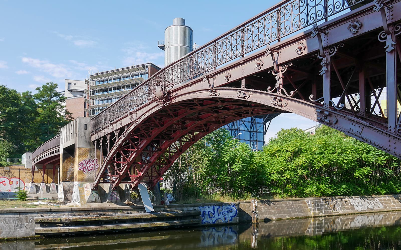 3.25-Hour Spree & Landwehrkanal Boat Tour tickets in Berlin - Features | TickYourList