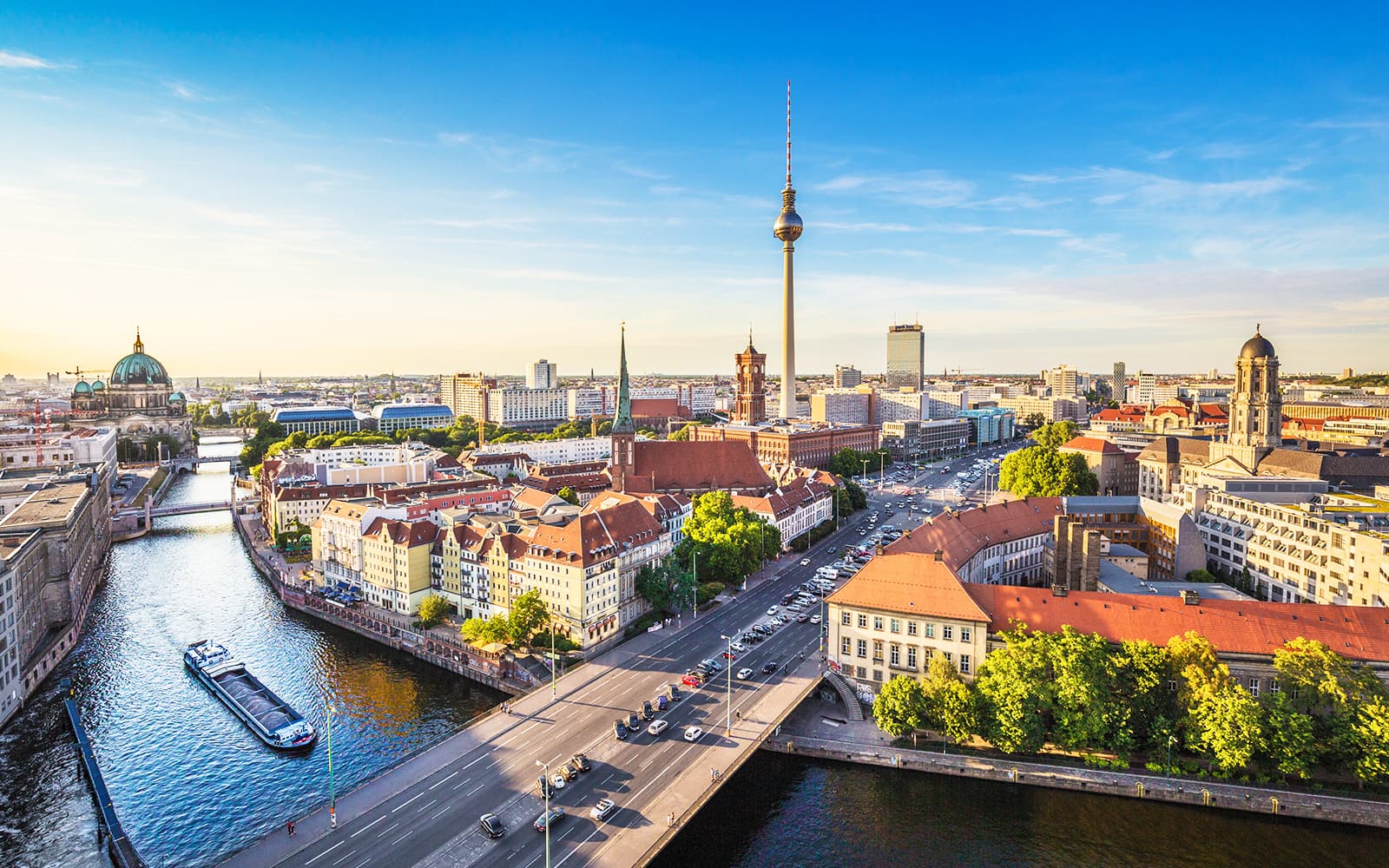 Deluxe Berlin: Car Tour with a Meal at Reichstag, Wine & Chocolate Tastings tickets in Berlin - Activities | TickYourList