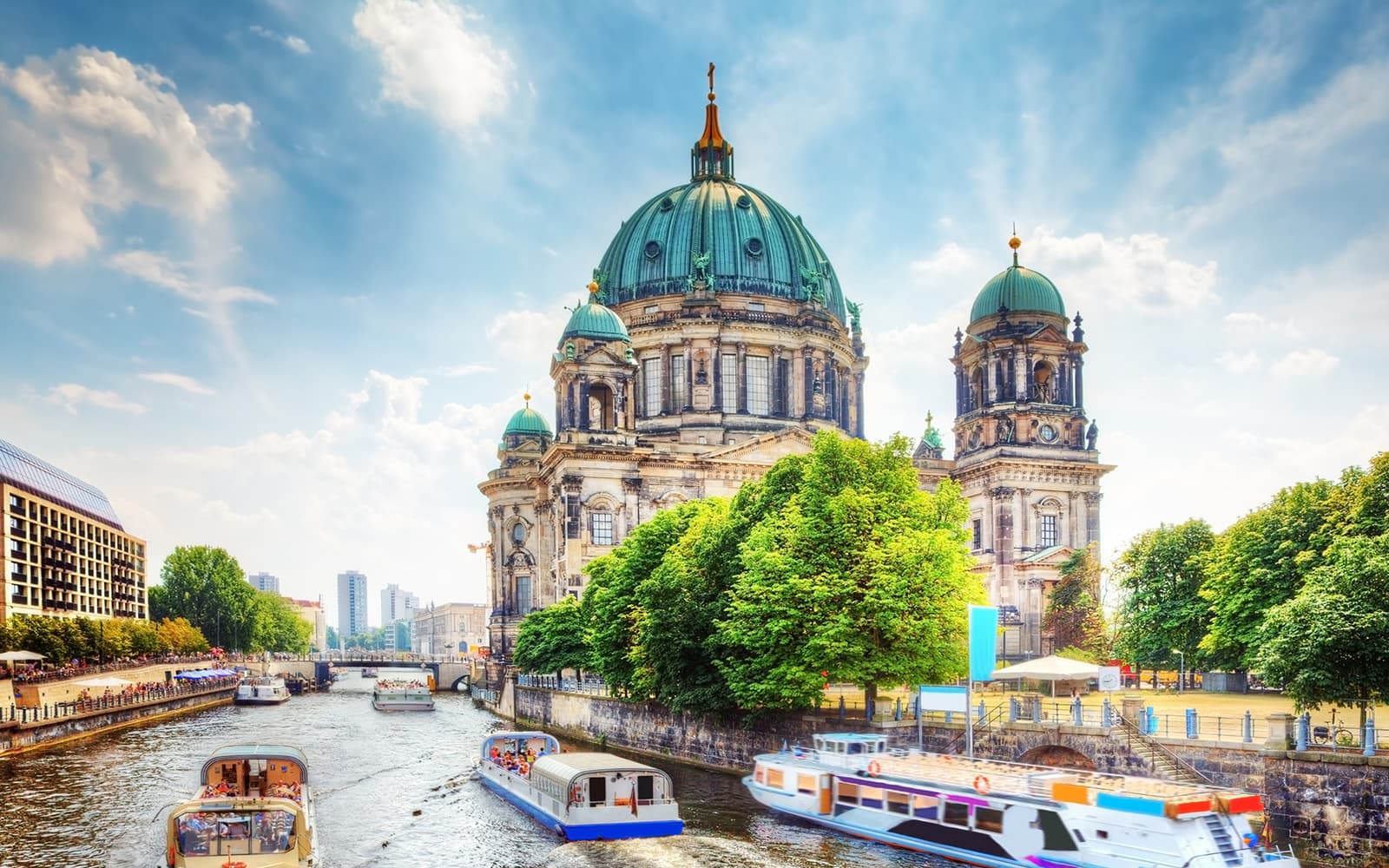 Deluxe Berlin: Car Tour with a Meal at Reichstag, Wine & Chocolate Tastings tickets in Berlin - Features | TickYourList