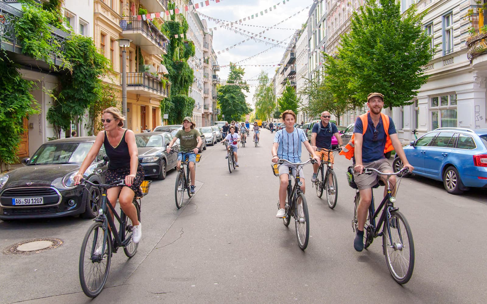 3.5-Hour Guided Bike Tour of Berlin's Best Highlights