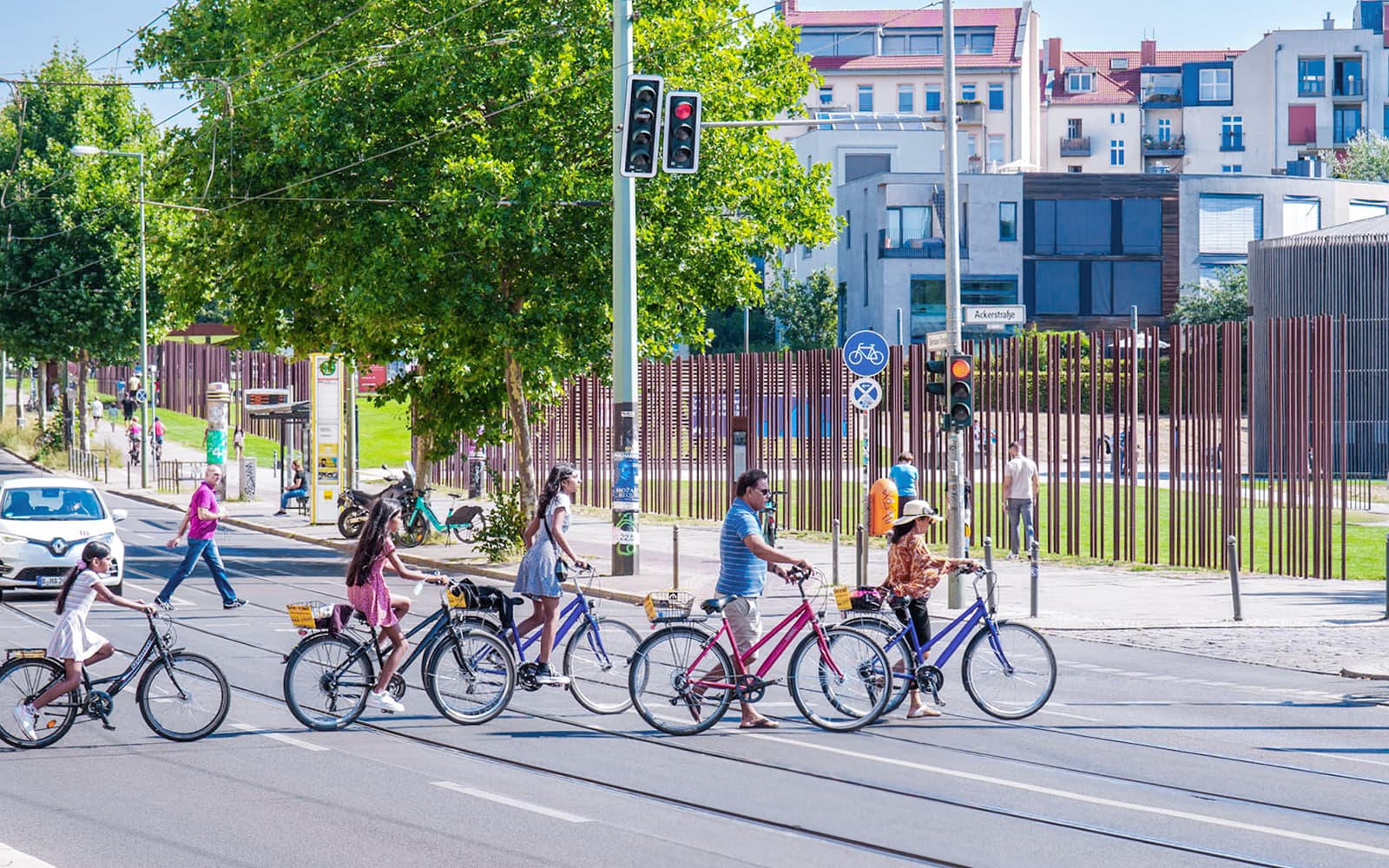 3.5-Hour Guided Bike Tour of Berlin Wall