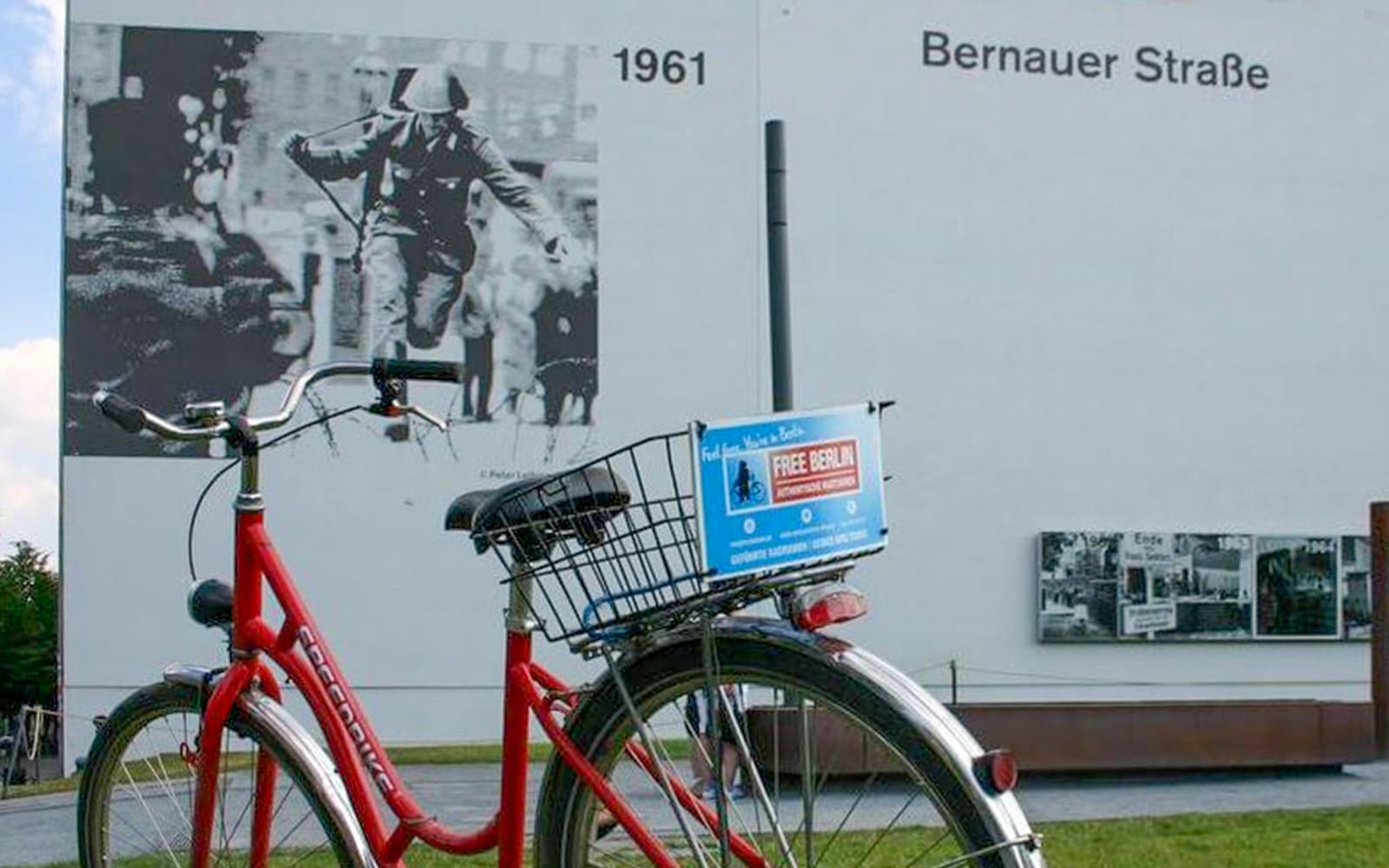 3-Hour Guided Bike Tour of Third Reich & The Wall