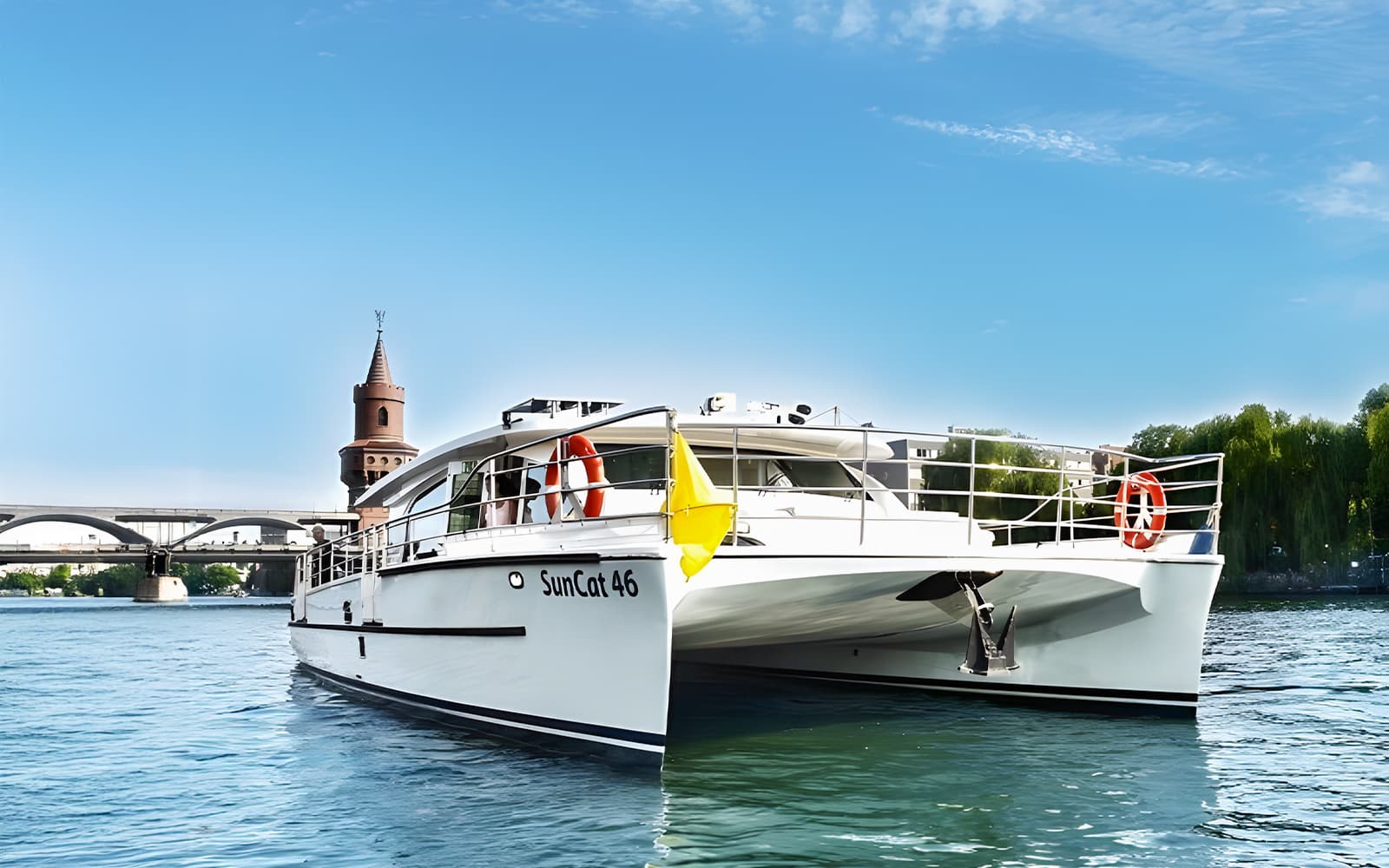 2.5 Hour Christmas Cruise with Welcome Drink in Berlin