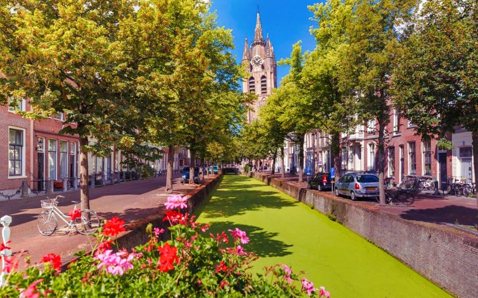 Brussels to Amsterdam Day Trip with a Guided Boat Tour