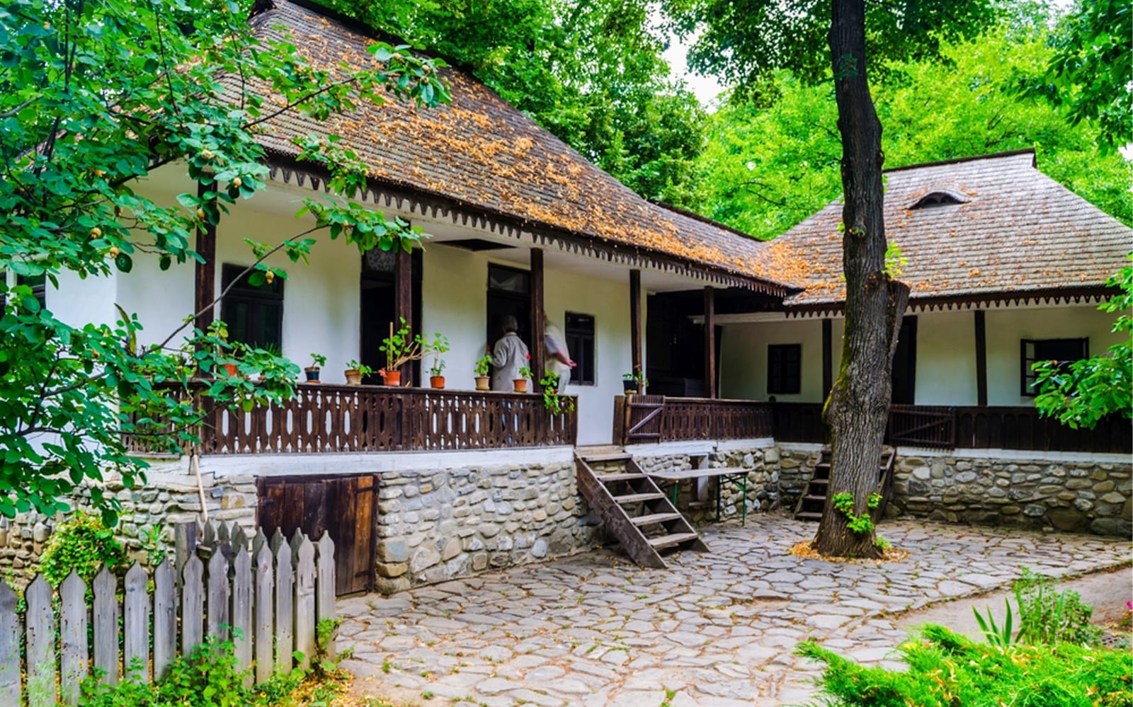 Bucharest City Sightseeing With Tour of Village Museum - Small Group tickets in Bucharest - Attractions | TickYourList